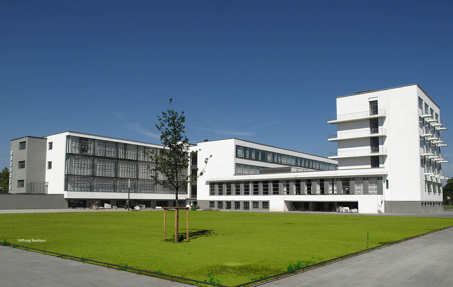 Bauhaus Dessau renovation with MHB classic-isos